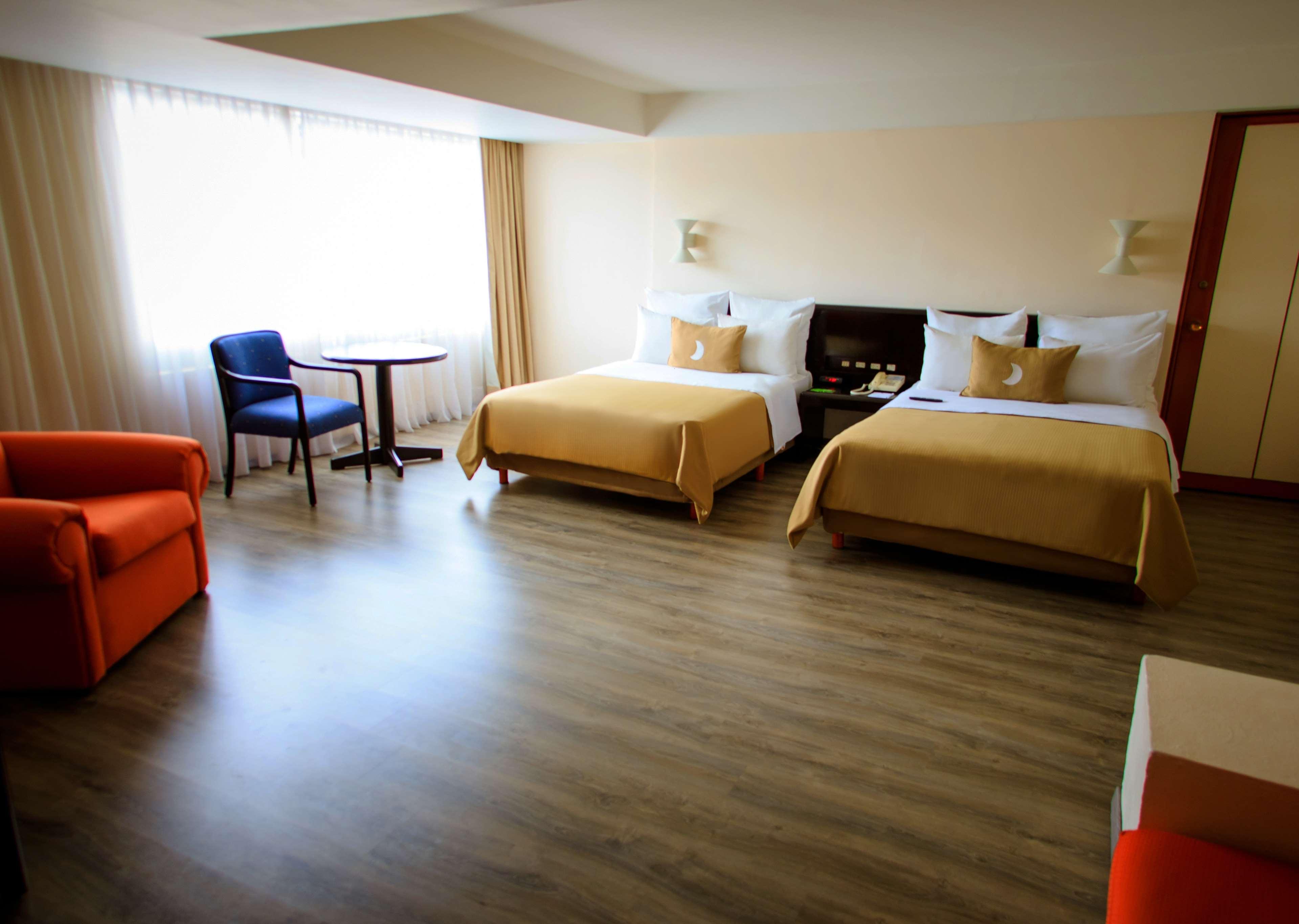 Grand Cantalagua Hotel Morelia, BW Signature Collection 외부 사진 A room at the hotel
