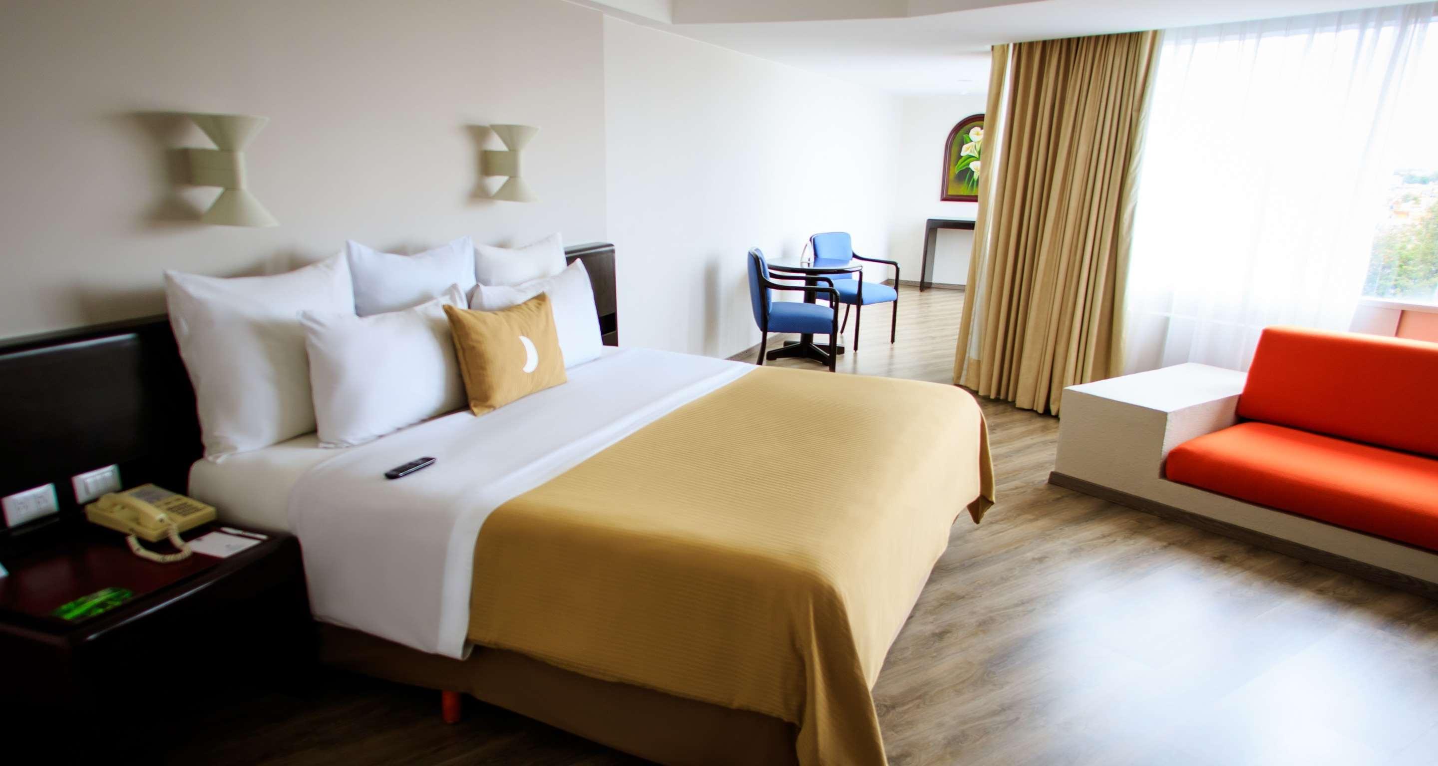 Grand Cantalagua Hotel Morelia, BW Signature Collection 외부 사진 A room at the hotel