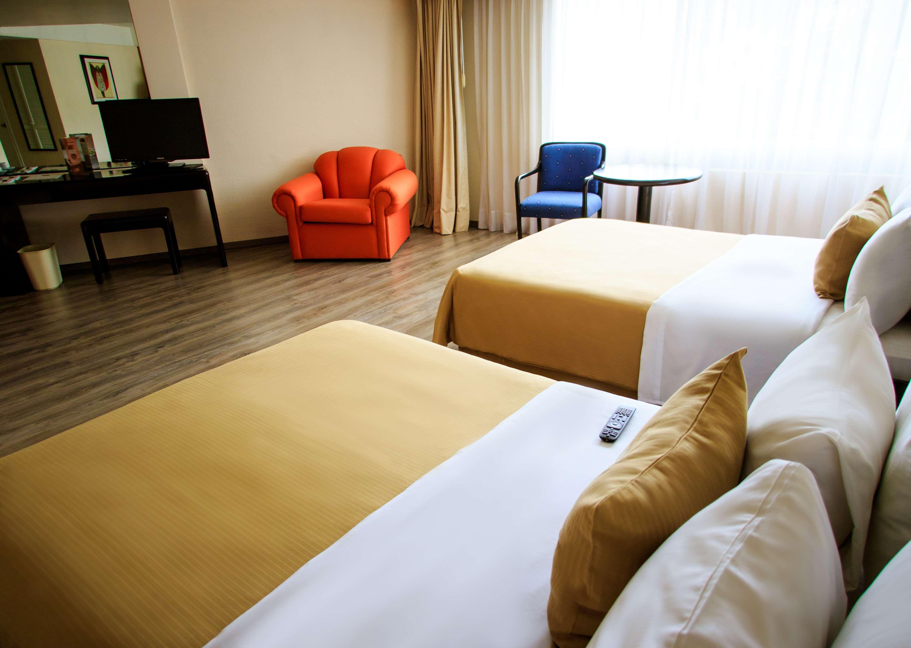 Grand Cantalagua Hotel Morelia, BW Signature Collection 외부 사진 A room at the hotel