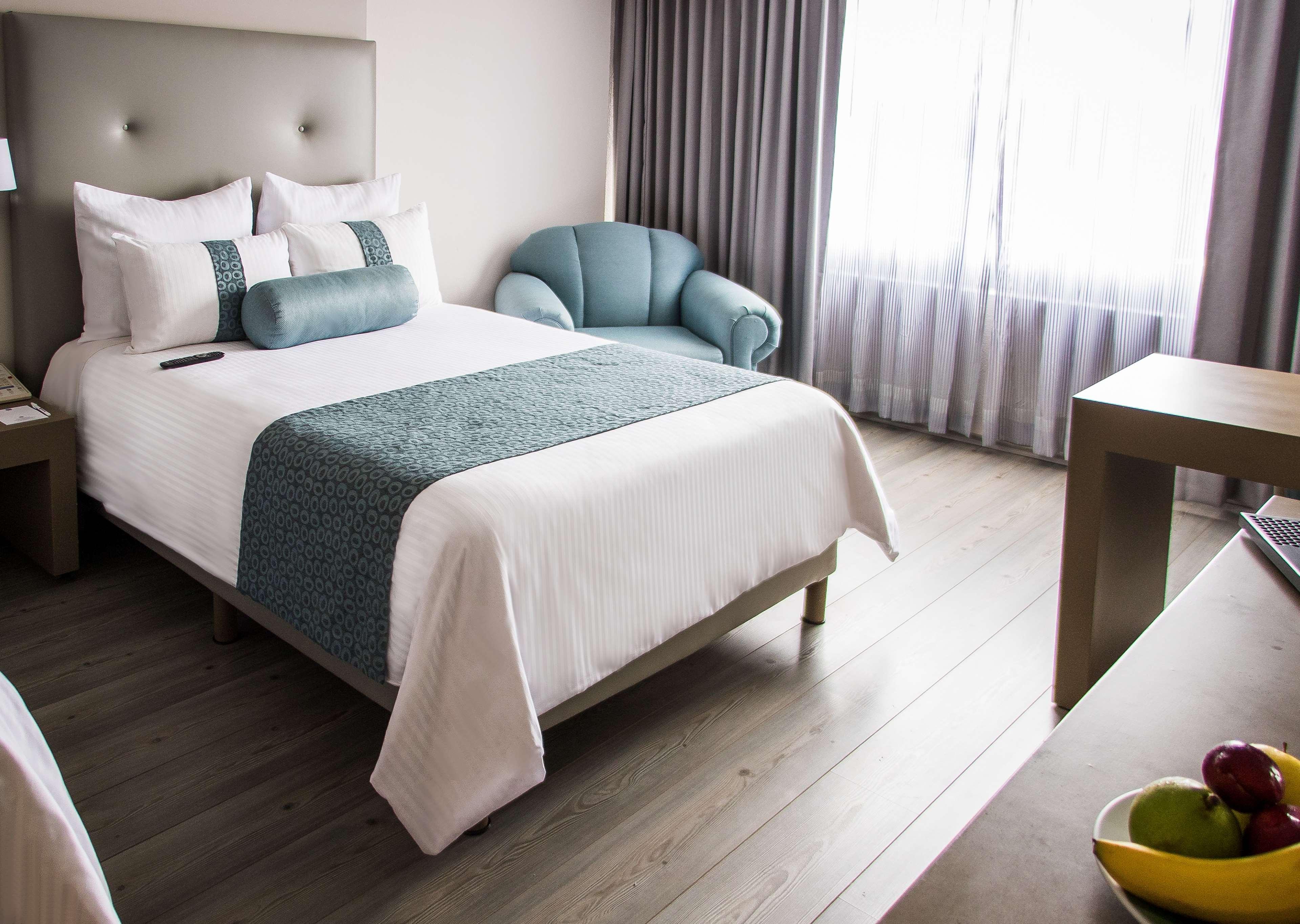 Grand Cantalagua Hotel Morelia, BW Signature Collection 외부 사진 A room at the hotel