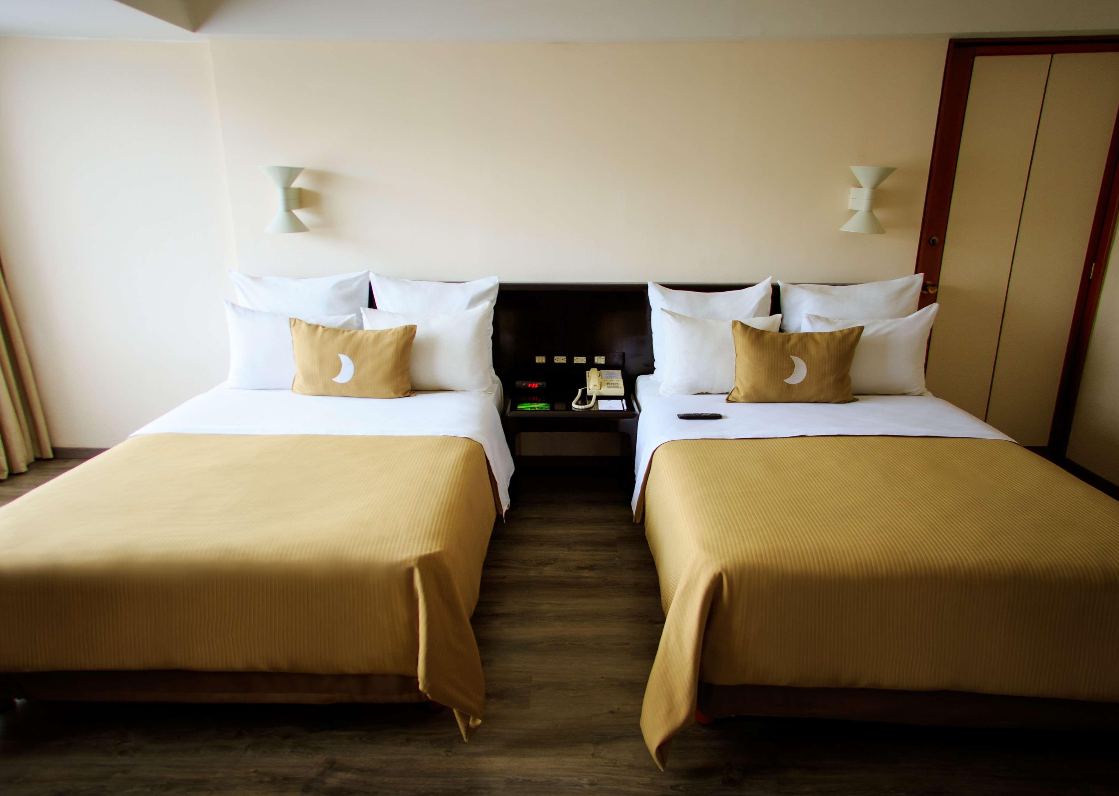 Grand Cantalagua Hotel Morelia, BW Signature Collection 외부 사진 A room at the hotel