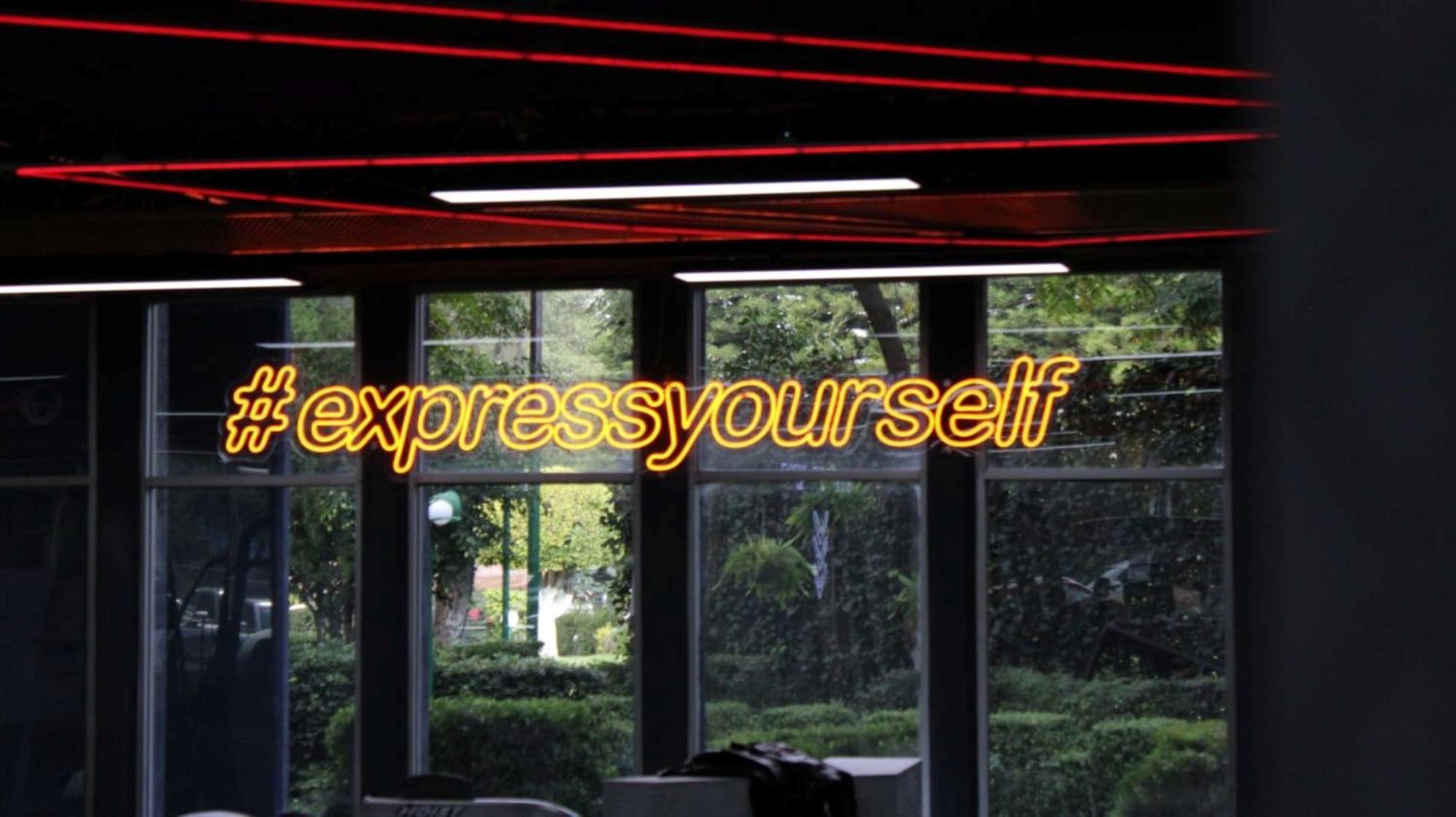 Grand Cantalagua Hotel Morelia, BW Signature Collection 외부 사진 #expressyourself neon sign at the 2013 MTV Video Music Awards