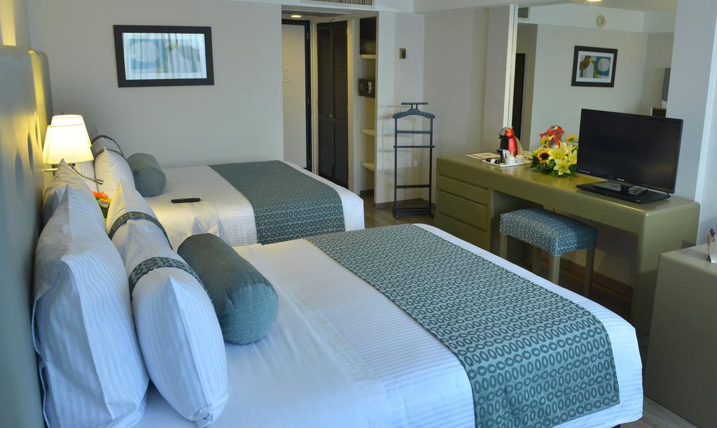 Grand Cantalagua Hotel Morelia, BW Signature Collection 외부 사진 A room at the hotel