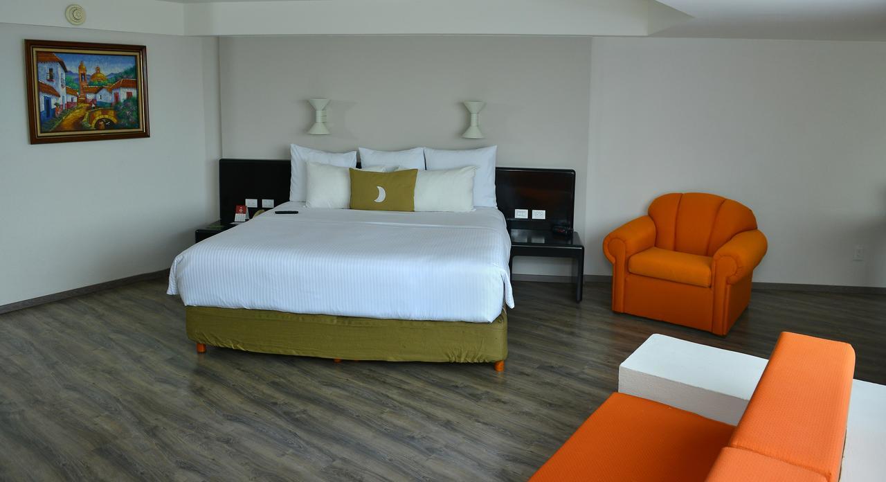Grand Cantalagua Hotel Morelia, BW Signature Collection 외부 사진 A room at the hotel