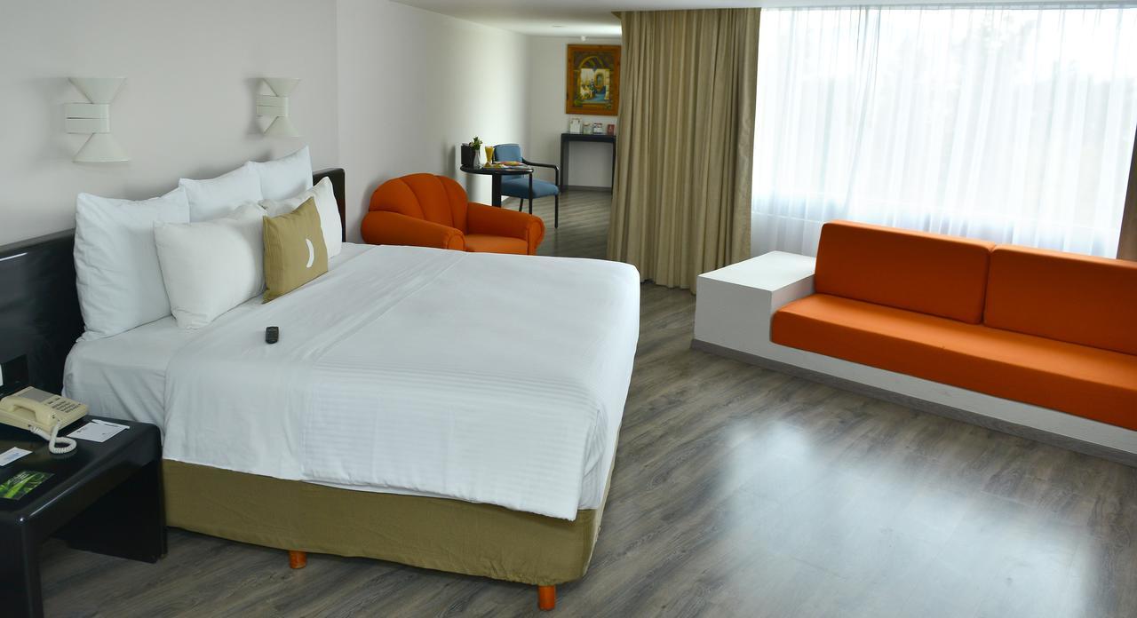 Grand Cantalagua Hotel Morelia, BW Signature Collection 외부 사진 A room at the hotel